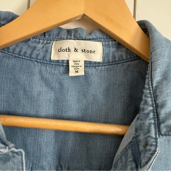 Anthropologie Cloth & Stone Shirred Buttondown Shirt - Picture 6 of 7